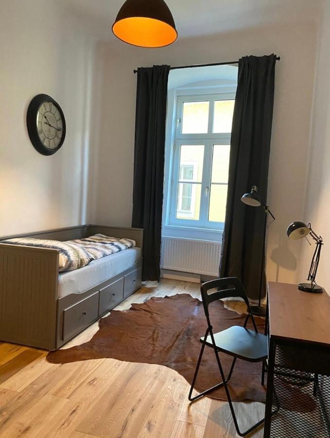 Industrial Apartment Schlossberg リンツ エクステリア 写真