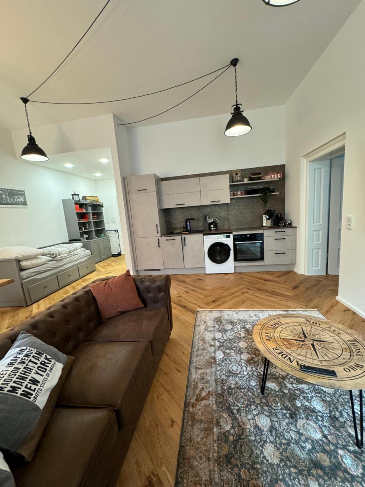 Industrial Apartment Schlossberg リンツ エクステリア 写真